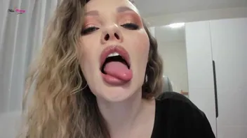 Seductive Milf Dirty Talk Face Tease